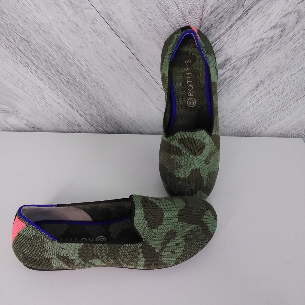 Rothy's Kids Loafer Shoes In Olive Camouflage Green Size: US 1
